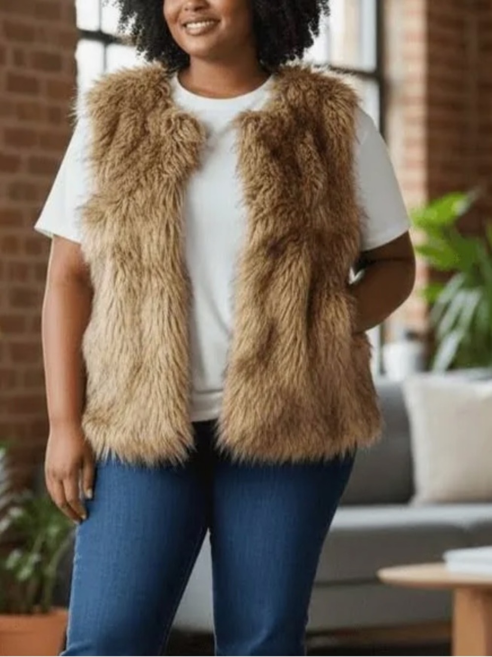 Warm Short Faux Fur Vests L large nwt
